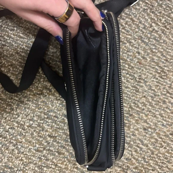 lululemon athletica Black Camera Crossbody - Picture 3 of 6